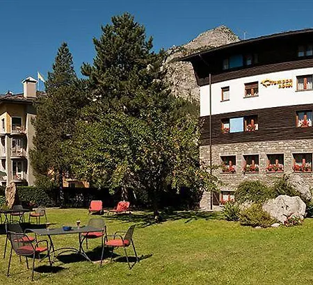 Crampon Hotel