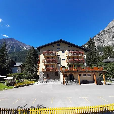 Crampon Hotel 3*